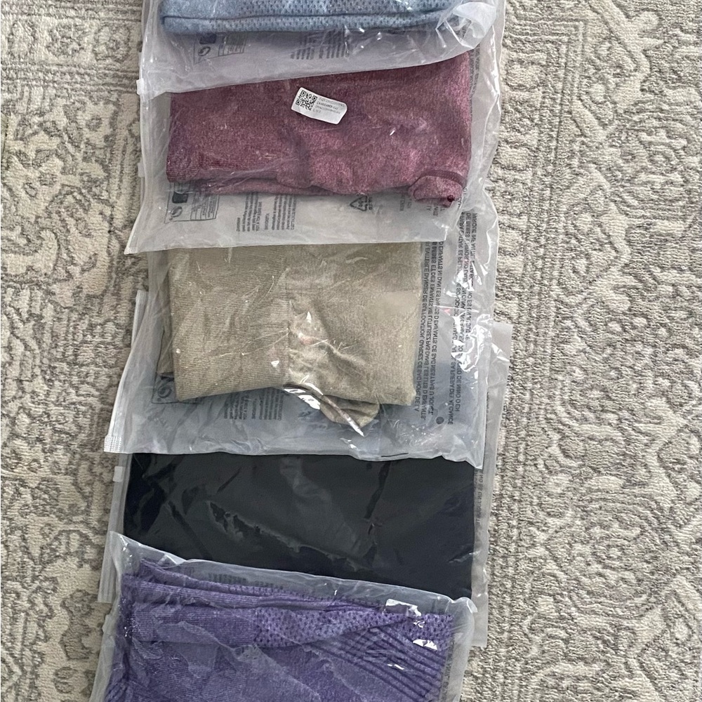 NWT 6 pairs of scrunchy butt leggings